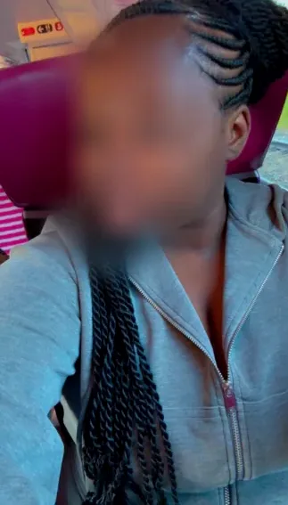 Büsra, 21