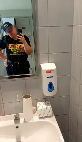 Dilara, 24