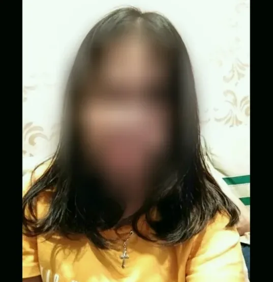 Lara, 27