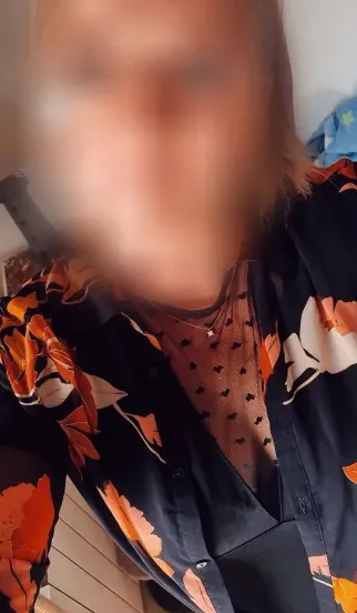 Laura, 37