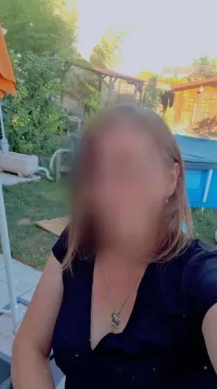Lucia, 37