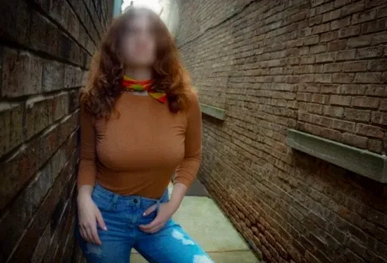 Nora, 32