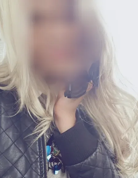 Nora, 32