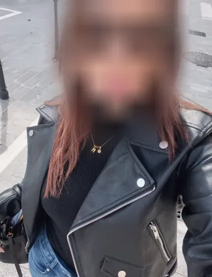 Paula, 36