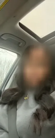 Sabrina, 39