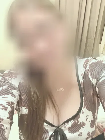Sandra, 39