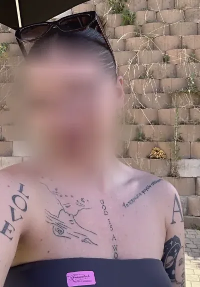 Simone, 29
