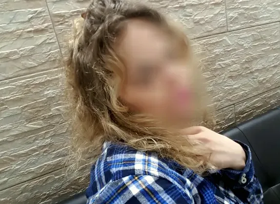 Viktoria, 33
