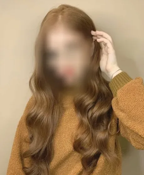 Vivien, 24