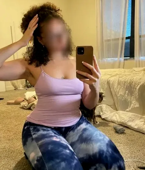 Yvonne, 32